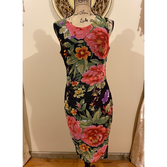 Dress - Picture 1 of 5